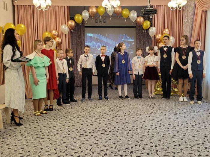 дети на выпускном.jpg дети на выпускном.jpg